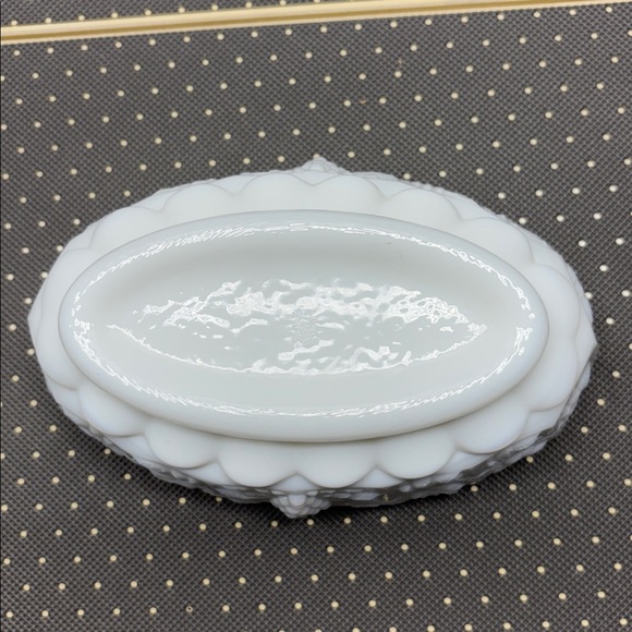 Vintage Westmoreland Paneled Grape Milk Glass Oval Nut Bowl Marked - Picture 5 of 8